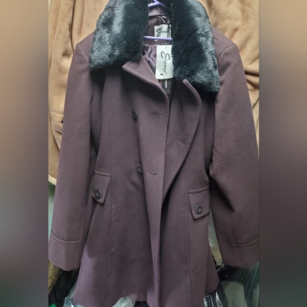 Winter jacket with faux fur neck lining